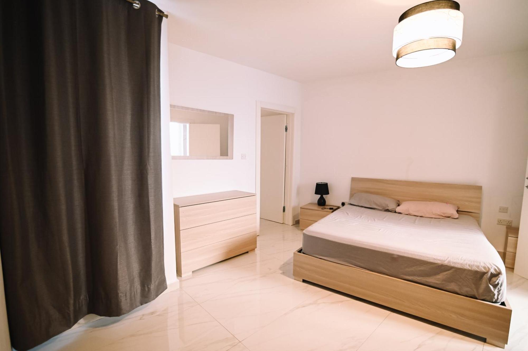 Spacious 3 Bedroom In Sliema! Exterior photo
